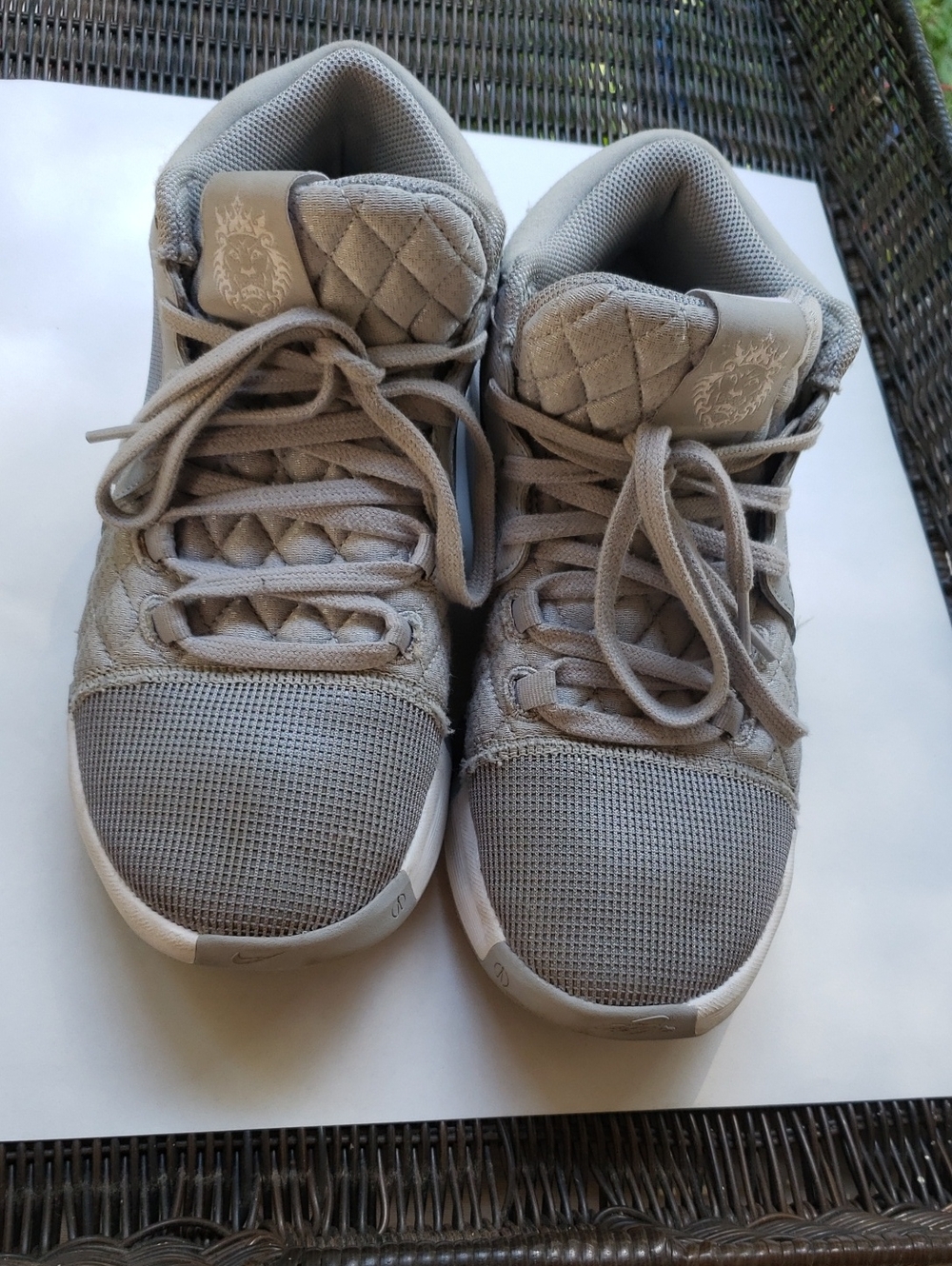 8.5 Gray Quilted High-Top Nike LeBron Witness 8s